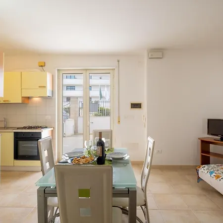 Iris In Salento Apartment